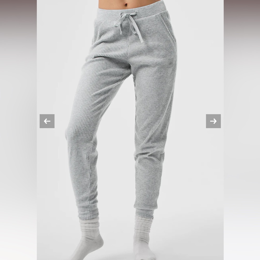 Alo Yoga Muse Gray Ribbed Joggers